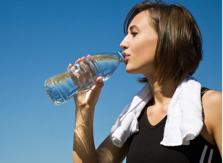 喝瓶裝水損害大？你知道多少專家提示！！